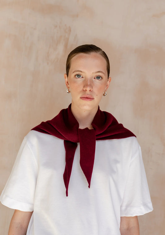 Merino wool triangle scarf - Burgundy - tbco.
