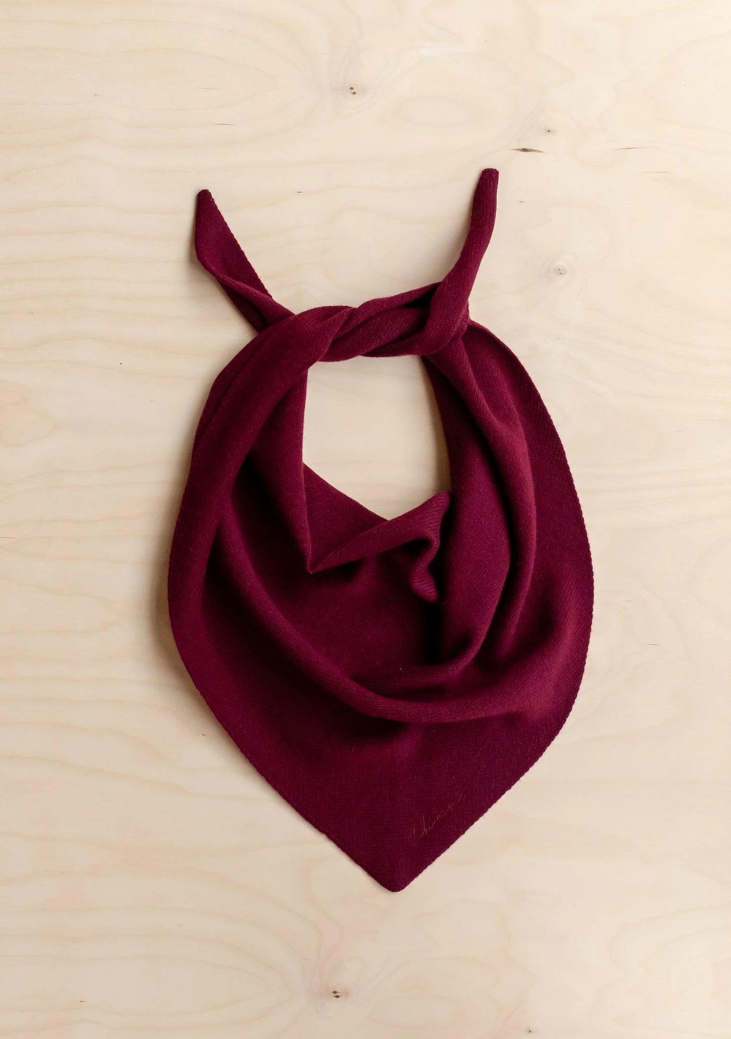 Merino wool triangle scarf - Burgundy - tbco.
